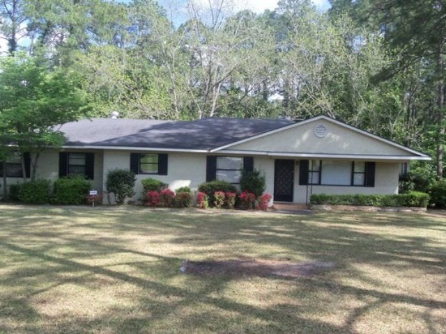 106 Coffee Rd, Douglas, GA 31535 - photo 1