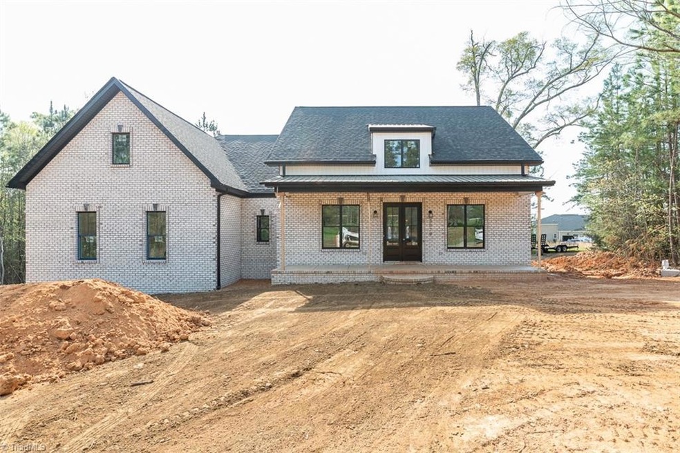 3079 Cascade Dr, Burlington, NC 27217 - photo 1