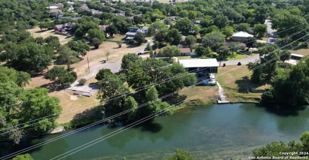 1123 Hillcrest Dr, New Braunfels, TX 78130 - photo 1