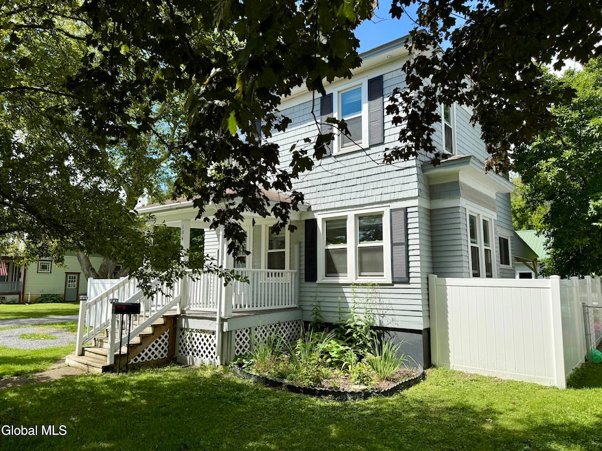 194 Elm St, Cobleskill, NY 12043 - photo 1