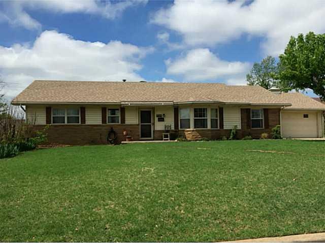 1536 N Oklahoma Ave, Shawnee, OK 74804 - photo 1