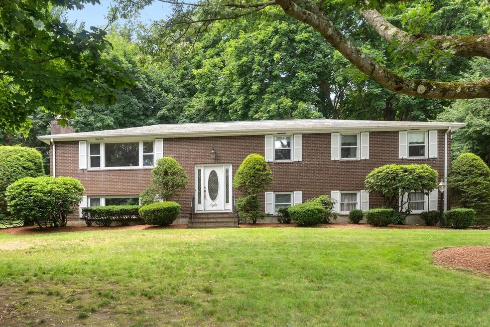 8 Carnegie Place, Lexington, MA 02420 - photo 1