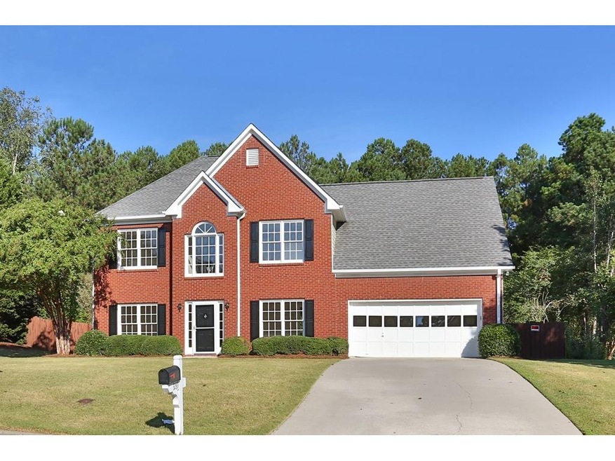 Beautiful and completely renovated traditional hom