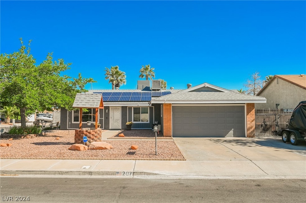 Inviting corner lot. Solar lease is only $60.45 a