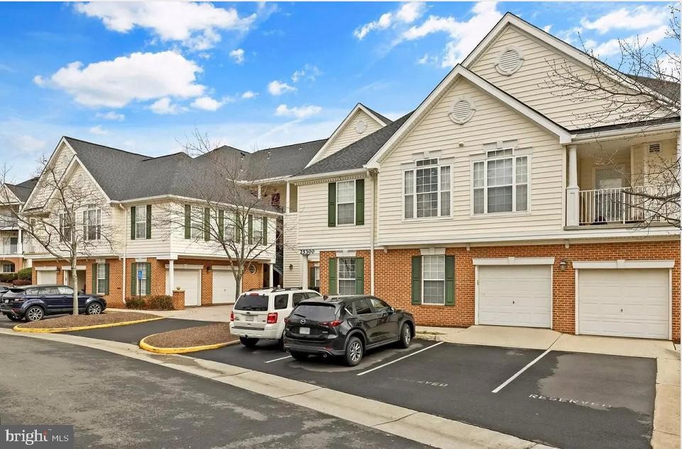 25300 Lake Mist Square unit 202, Chantilly, VA 20152 - photo 1