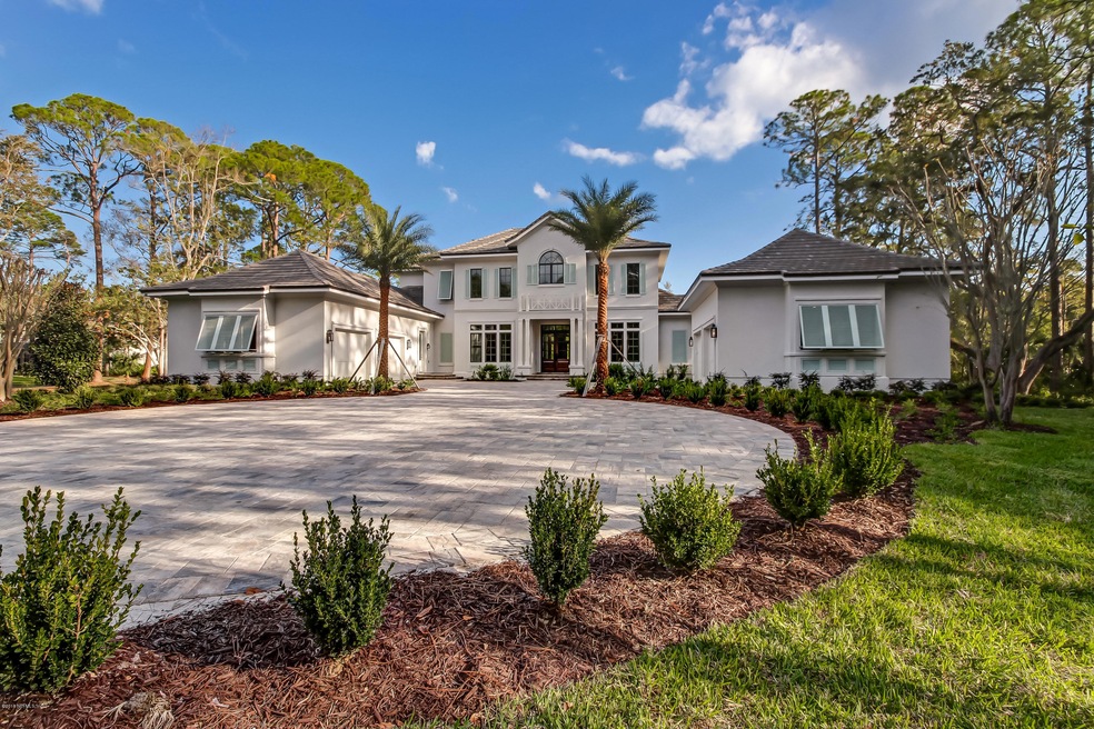 Private Estate on 4.5 Acres
