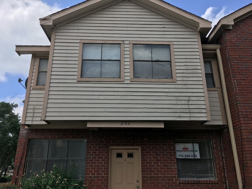 1103 Dulles Ave unit 202, Stafford, TX 77477 - photo 1