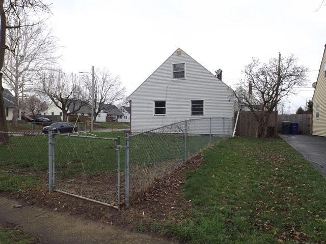 690 Augusta Ave, Columbus, OH 43228 - photo 1