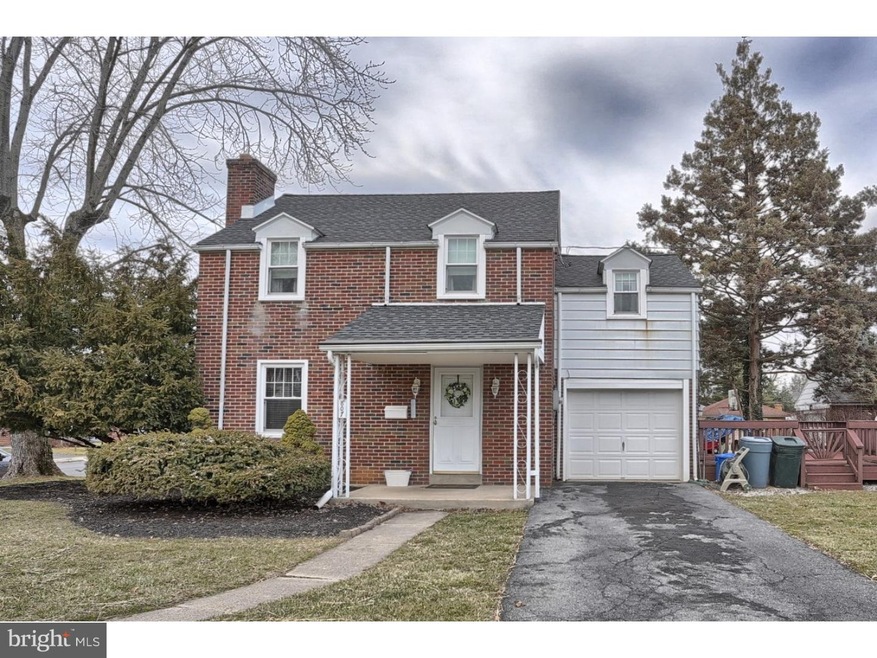 807 Elnore Ave, Temple, PA 19560 - photo 1