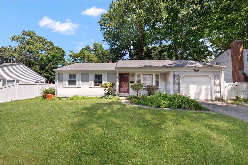22 Stoneham Dr, Riverside, RI 02915 - photo 1