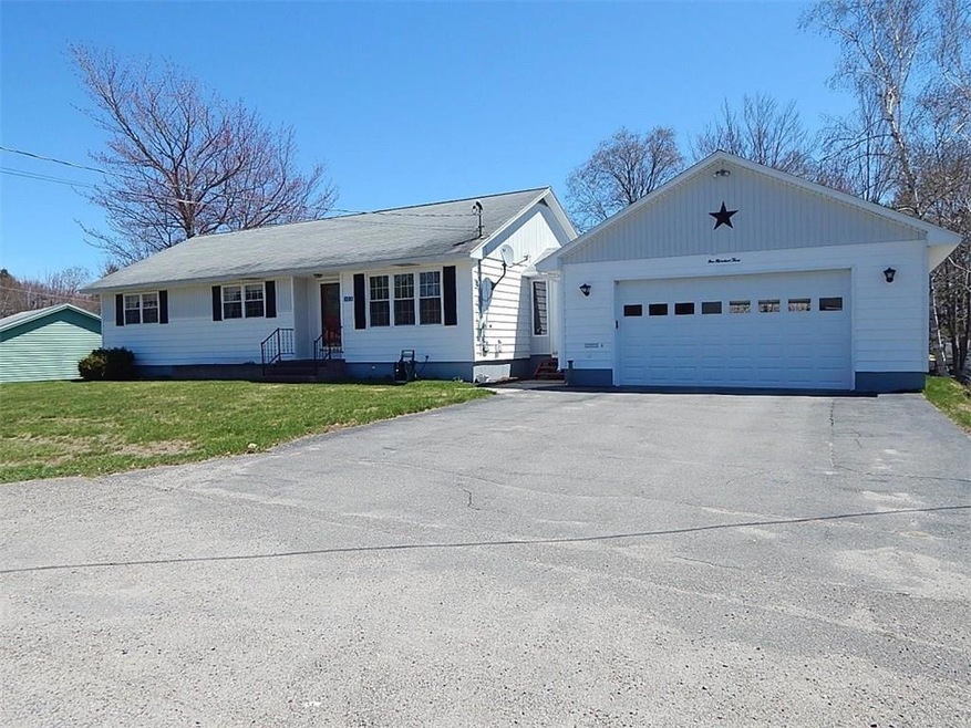 103 New Hampshire St, Millinocket, ME 04462 - photo 1