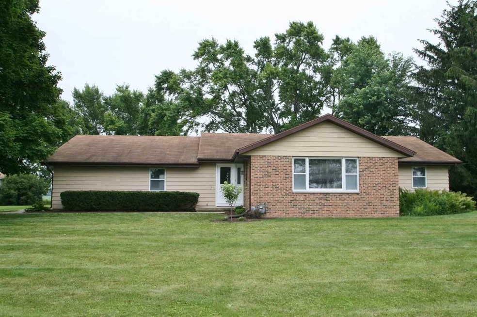 4727 Rutland-Dunn Town Line Rd, Dunn, WI 53575 - photo 1