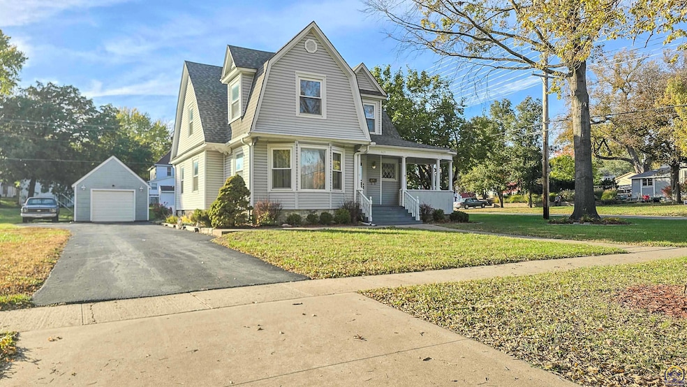 625 Wisconsin Ave, Holton, KS 66436 - photo 1