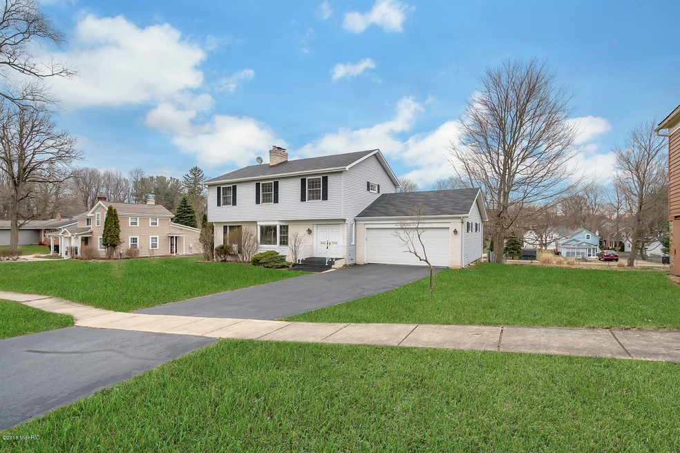 334 N Grand St, Marshall, MI 49068 - photo 1