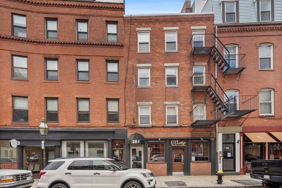263-265 North St unit 3, Boston, MA 02109 - photo 1