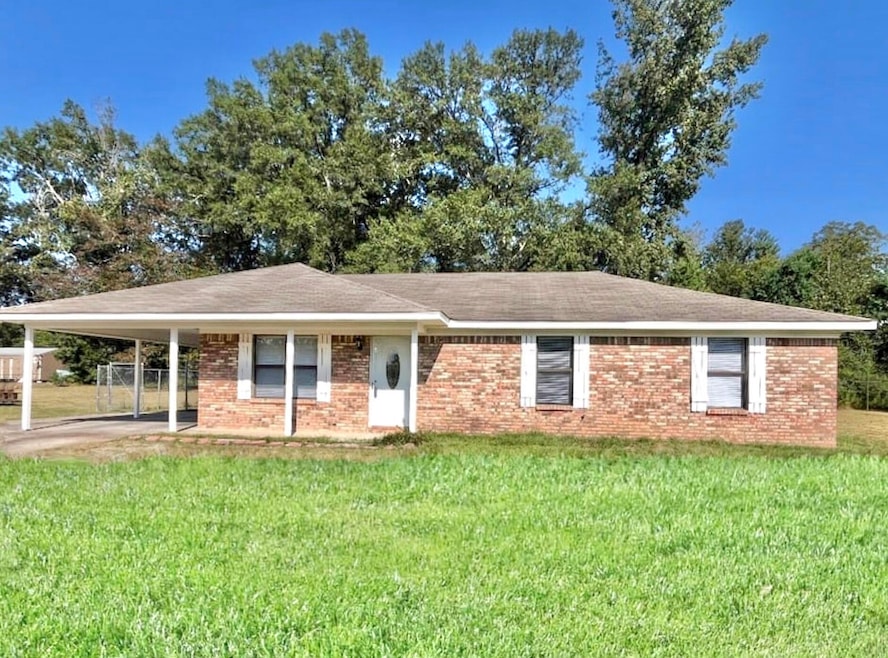 511 Belle Cir, Columbus, MS 39702 - photo 1