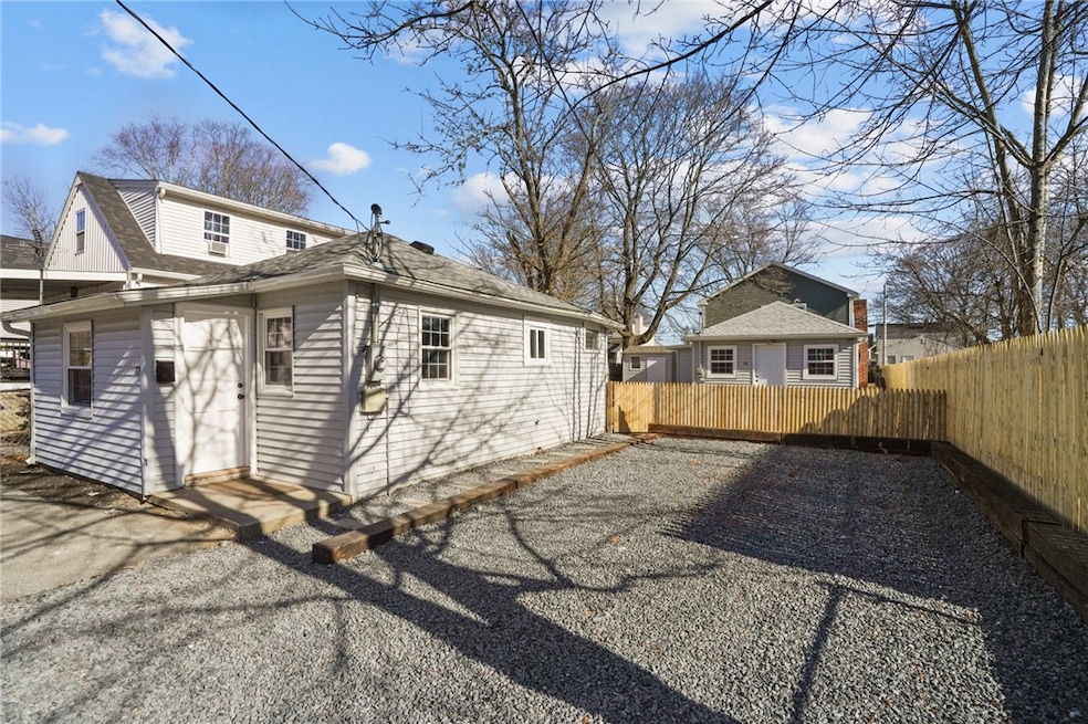 72 Huron St, Warwick, RI 02889 - photo 1