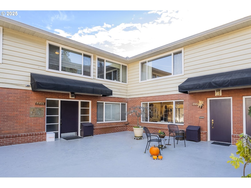 2355 SW Cedar St unit 9, Portland, OR 97205 - photo 1