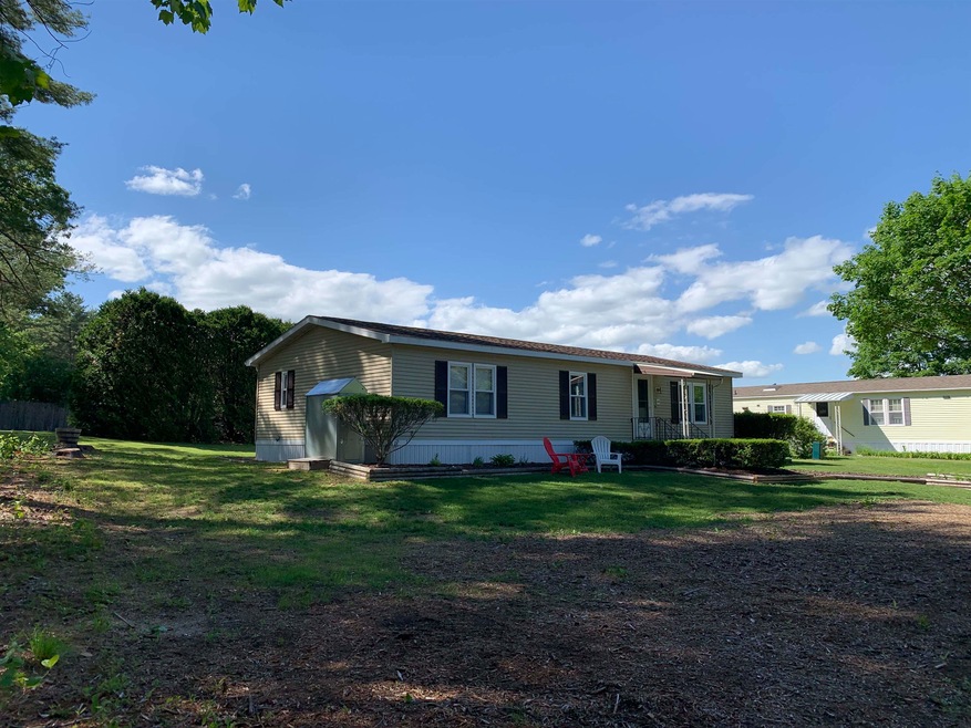 141 Daffodil Hill Ln, Rochester, NH 03868 - photo 1