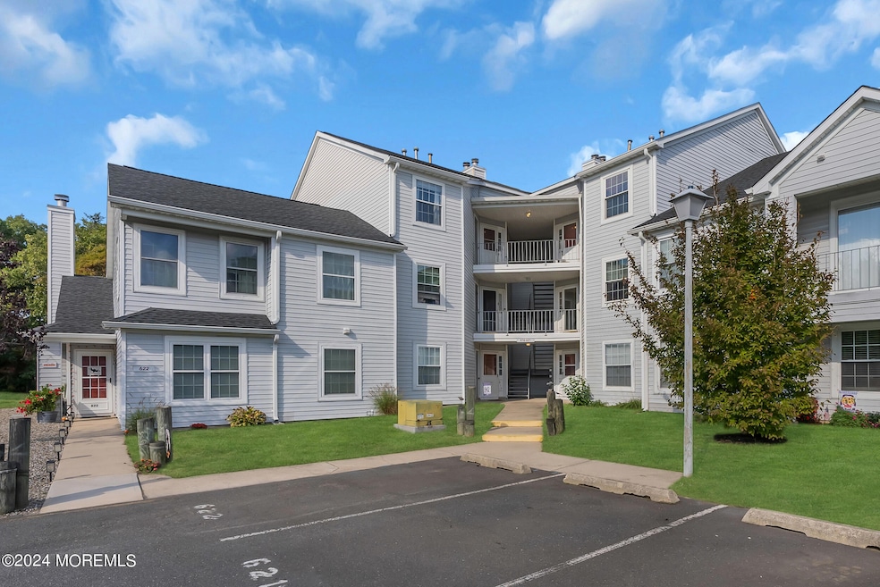 621 Waters Edge Dr unit 21, Toms River, NJ 08753 - photo 1