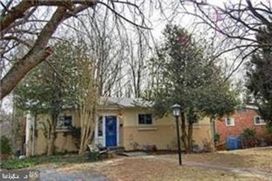 8729 Susanna Ln, Chevy Chase, MD 20815 - photo 1