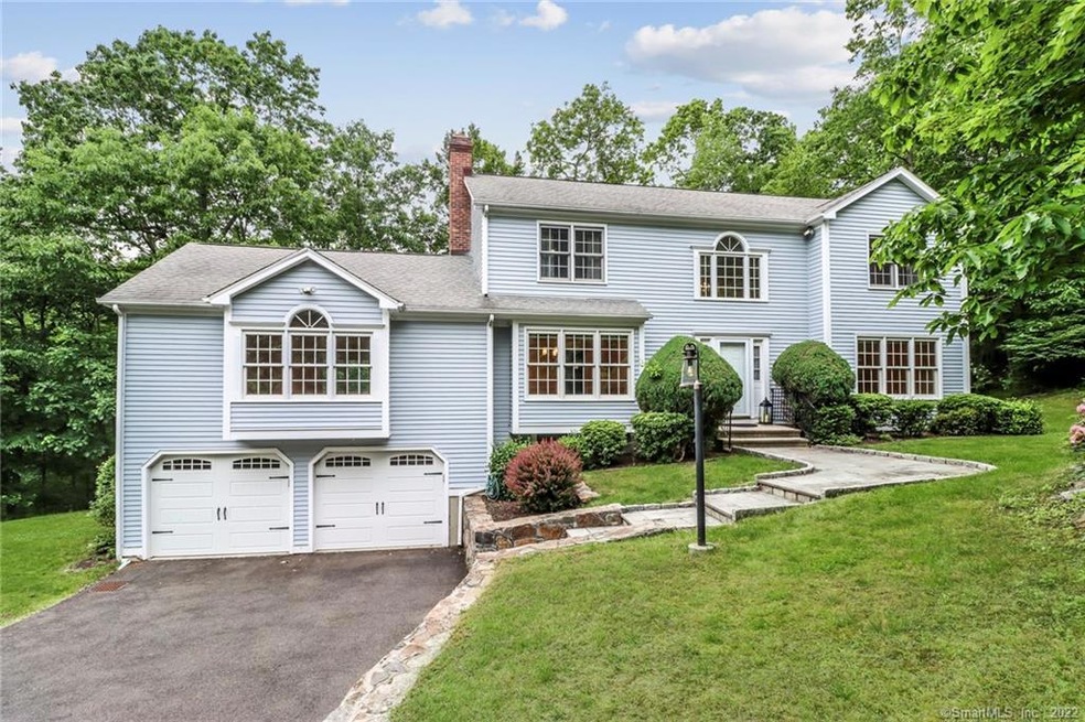 17 Indian Ledge Dr, Trumbull, CT 06611 - photo 1