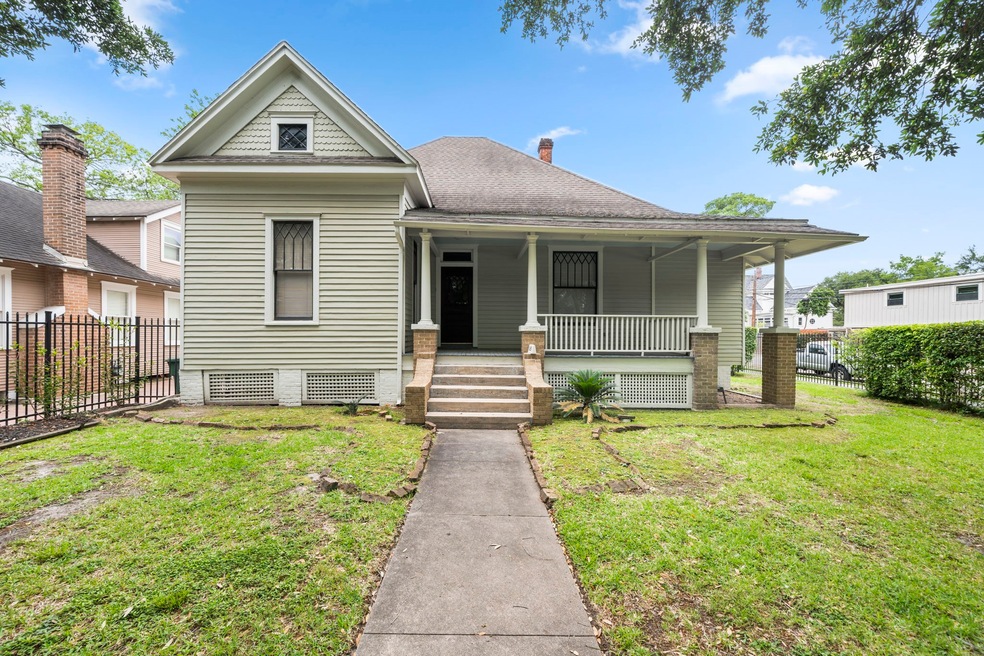 1651 Cortlandt St, Houston, TX 77008 - photo 1