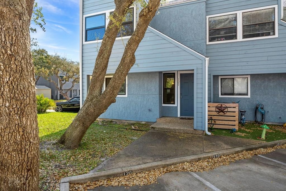 209 Forest Hills unit 120, Rockport, TX 78382 - photo 1