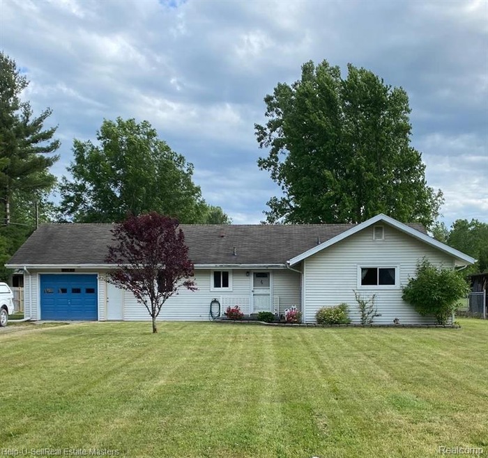 4401 Wall Rd, Port Huron, MI 48060 - photo 1