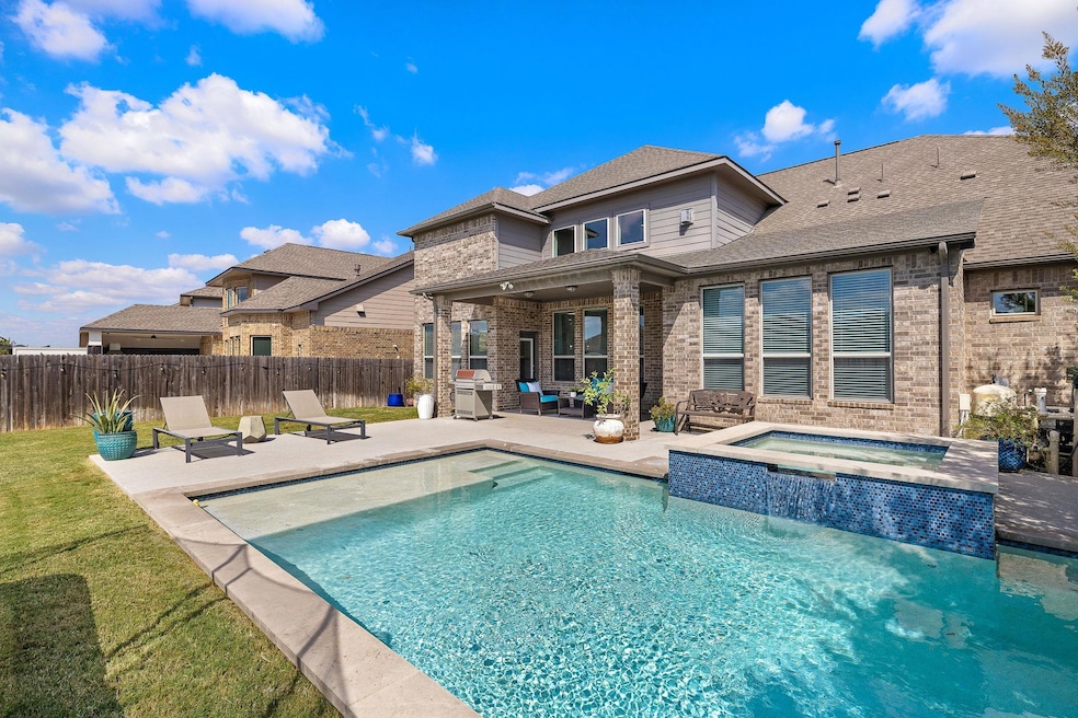 Under Contract $625,000