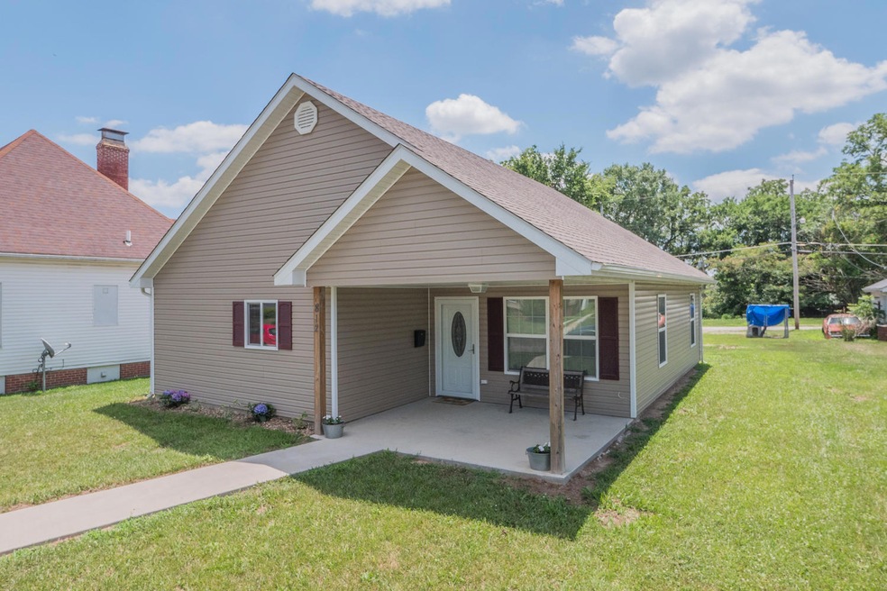 812 W Rollins St Moberly MO