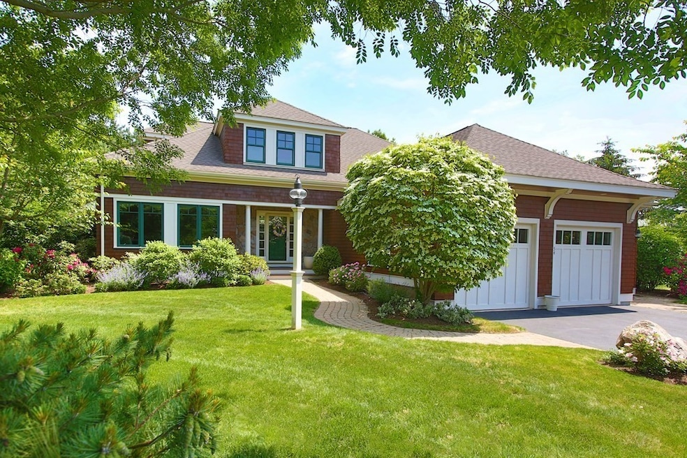 54 Clubhouse Dr, Hingham, MA 02043 - photo 1