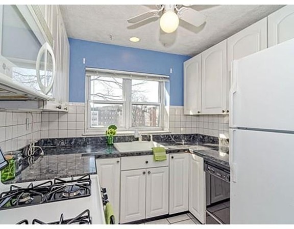 15 Alton Ct unit 3, Brookline, MA 02446 - photo 1