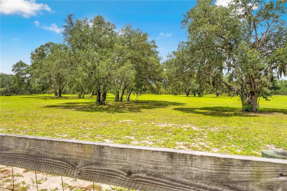 0 Hurricane Dr unit MFRTB8411511, Weeki Wachee, FL 34614 - photo 1