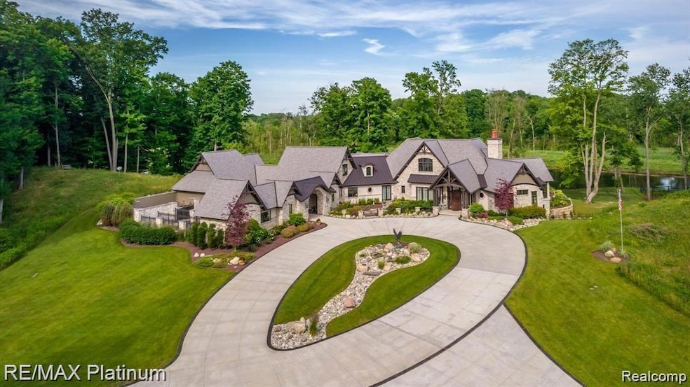 1286 Gray Fox Ct, Howell, MI 48843 - photo 1