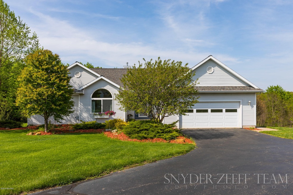 10076 Southridge Dr-2