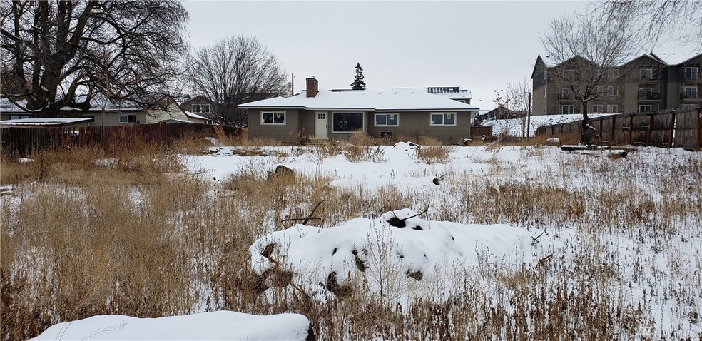1002 N Colorado Ave, East Wenatchee, WA 98802 - photo 1