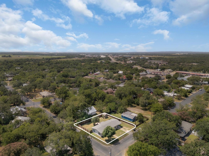 209 E Live Oak St, Burnet, TX 78611 - photo 1
