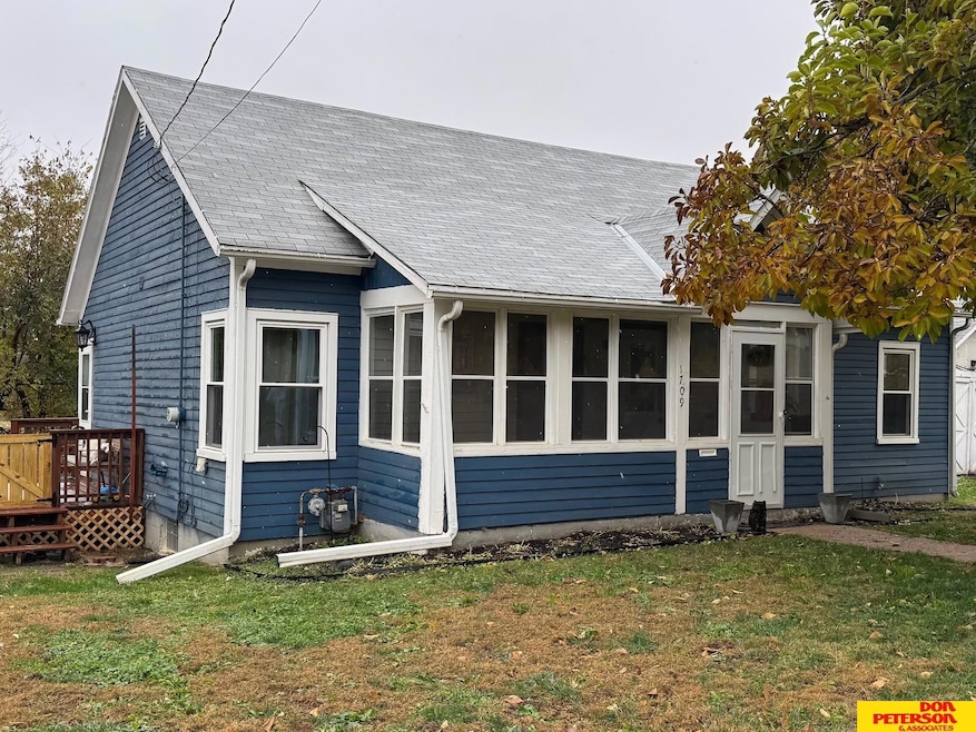 1709 L St, Tekamah, NE 68061 - photo 1