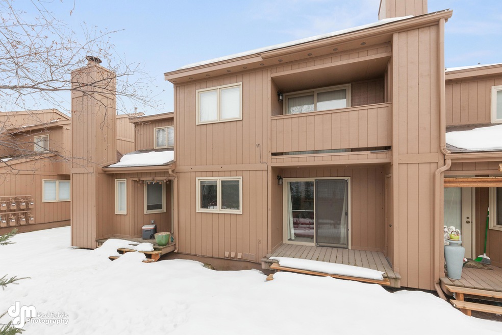 Exterior Back 20180406-DW-5964-FULL