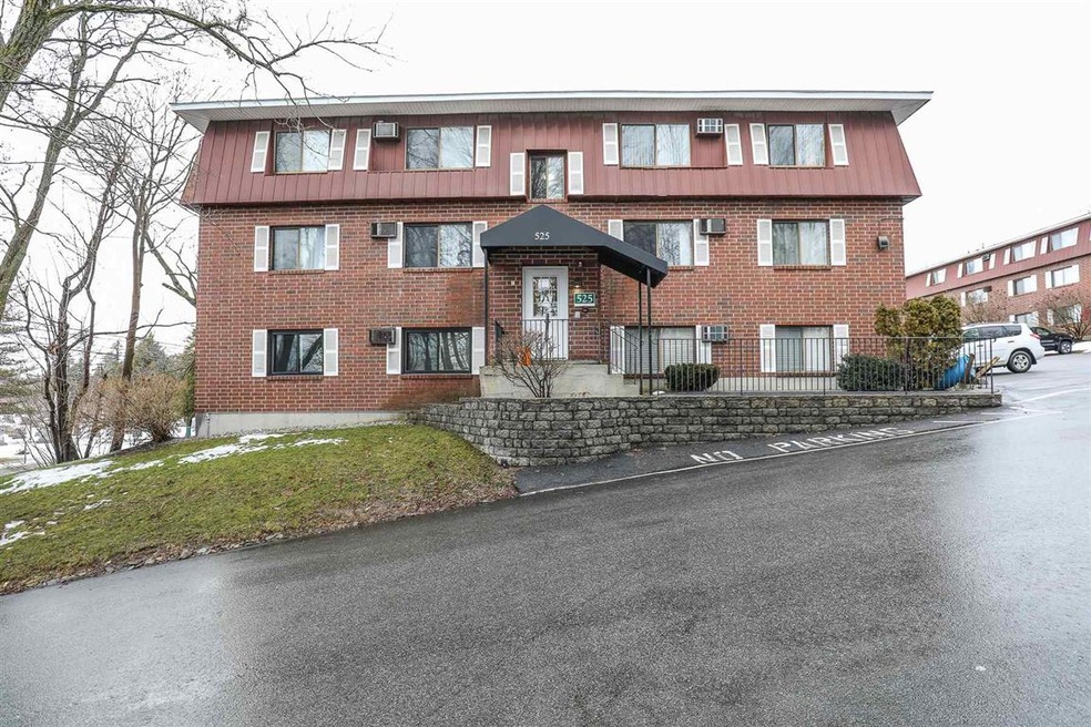 525 Calef Rd unit 4, Manchester, NH 03103 - photo 1