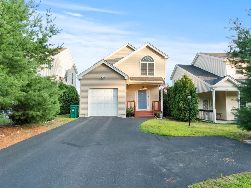 110 Crownshield Ave unit 110, Uxbridge, MA 01569 - photo 1