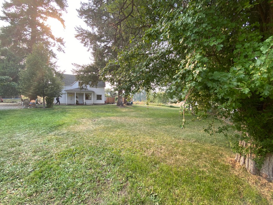 582 S Bridge St, Prairie City, OR 97869 - photo 1