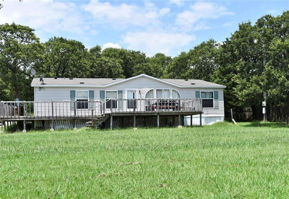 269 Morrow Bend Ln, Gainesville, TX 76240 - photo 1