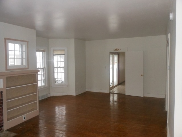 112 N Randall Rd, Aurora, IL 60506 - photo 1