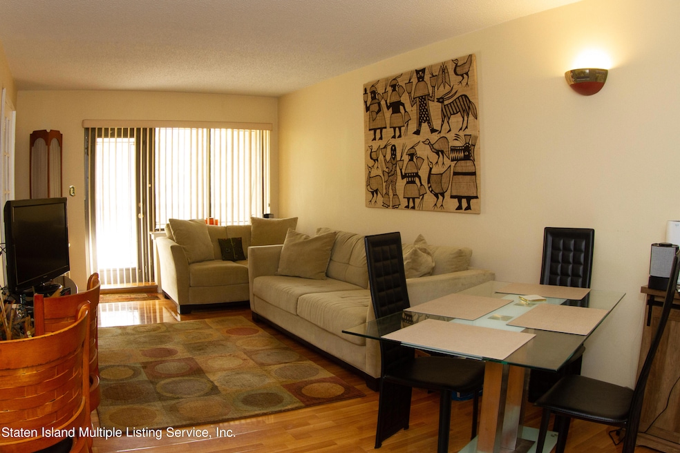 Chestnut Hill at Essex Park unit 2C, Staten Island, NY 10314 - photo 1
