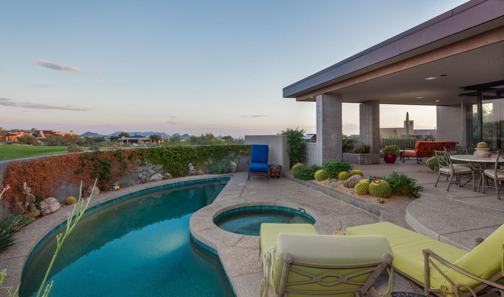 001_Pool ~ Spa Views