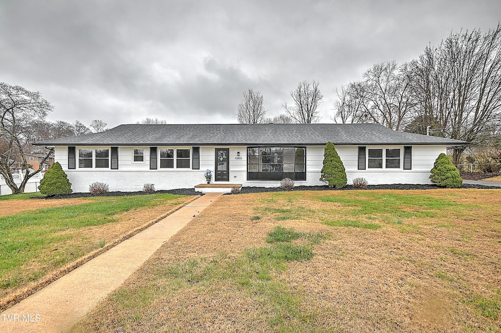 405 Meadow Ln, Kingsport, TN 37663 - photo 1