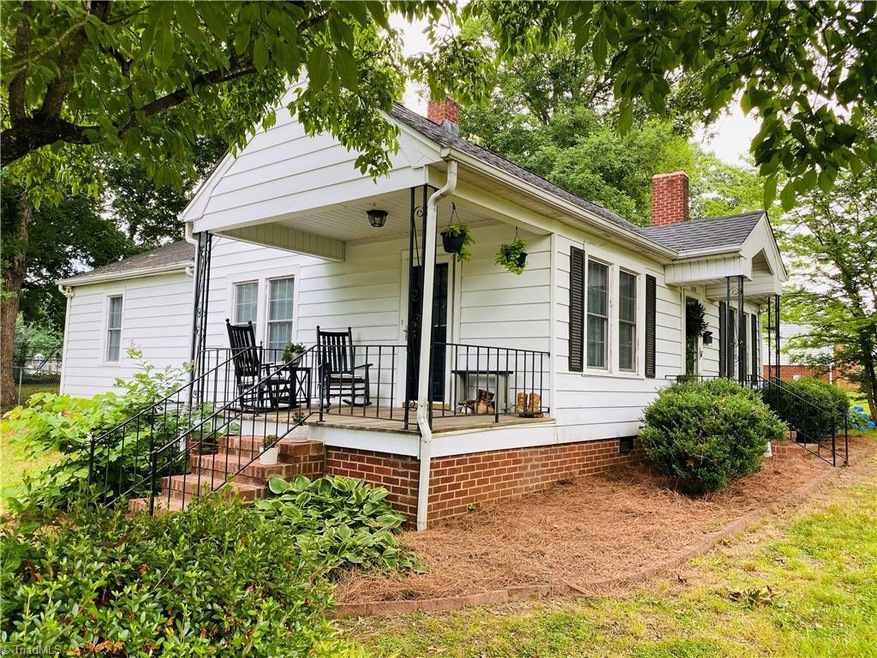 1453 Sunset Dr, Asheboro, NC 27205 - photo 1