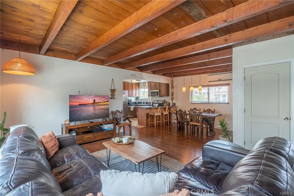 Upstairs unit steps from Main Street.